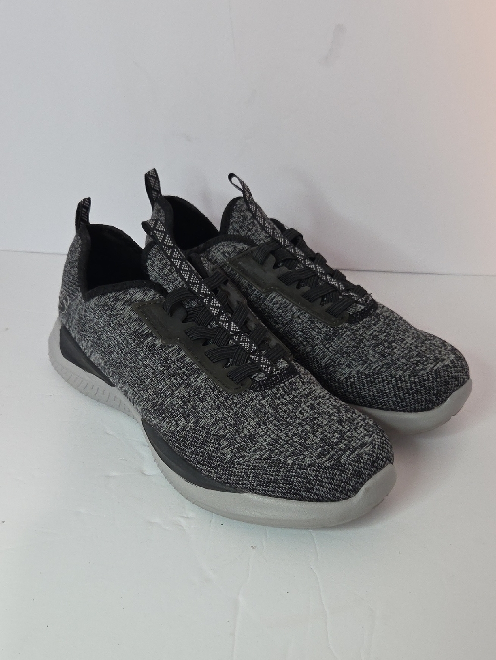 Skechers Matrixx Womens Knit Performance Sneakers Size 7